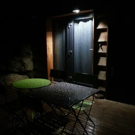 Domaine De L'ours / אתר קמפינג