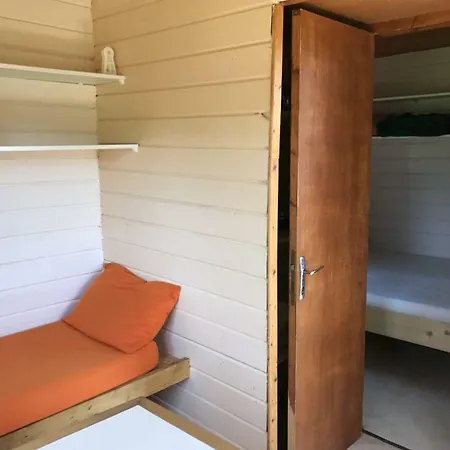 Domaine De L'ours / Saint-Urcize